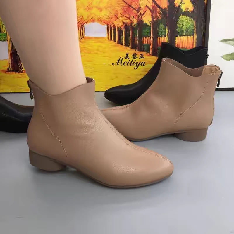 2024新款秋冬季法式复古短靴女士软皮裸靴尖头低粗跟单靴百搭简约