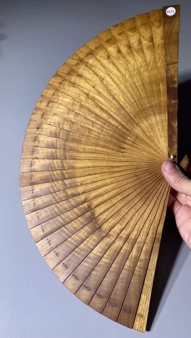 【闪购商品】金丝楠木雕301号21cm金丝楠木小叶桢楠扇子