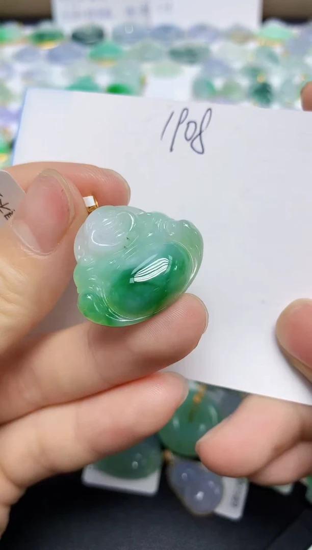 翡翠18K金镶嵌颈饰天然缅甸翡翠A货