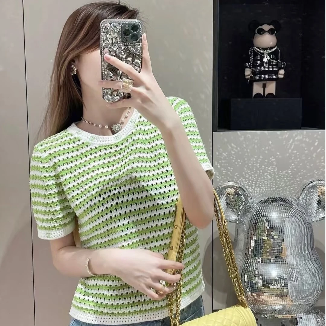 气质名媛设计款短袖T恤2025夏季爆款女简约百搭洋气时尚法式上衣