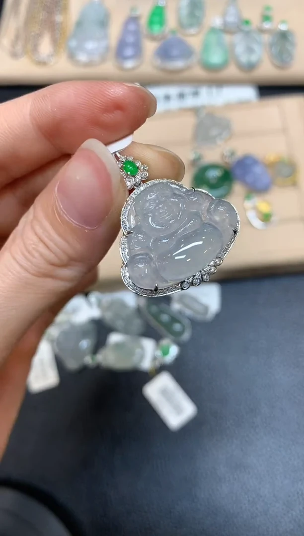 【闪购商品】翡翠颈饰18K金镶嵌佛公【无服务费】