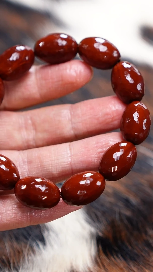 吊坠橄榄核钻石面回血50号