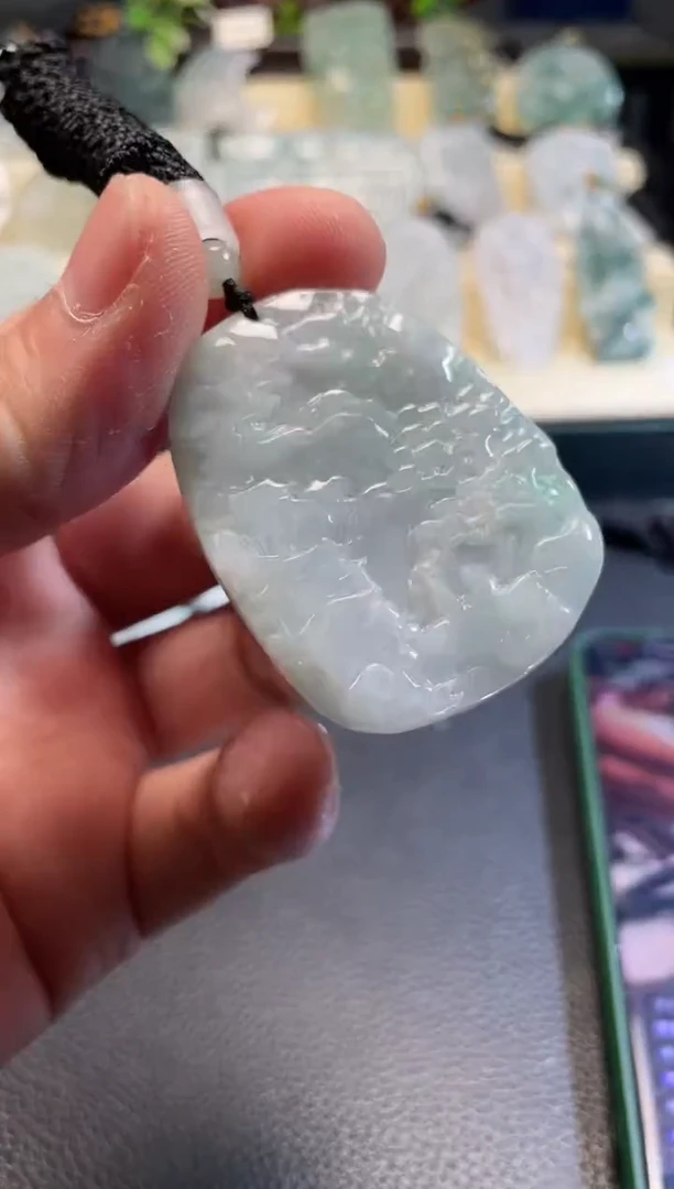 颈饰未镶嵌翡翠L****i12/01/006