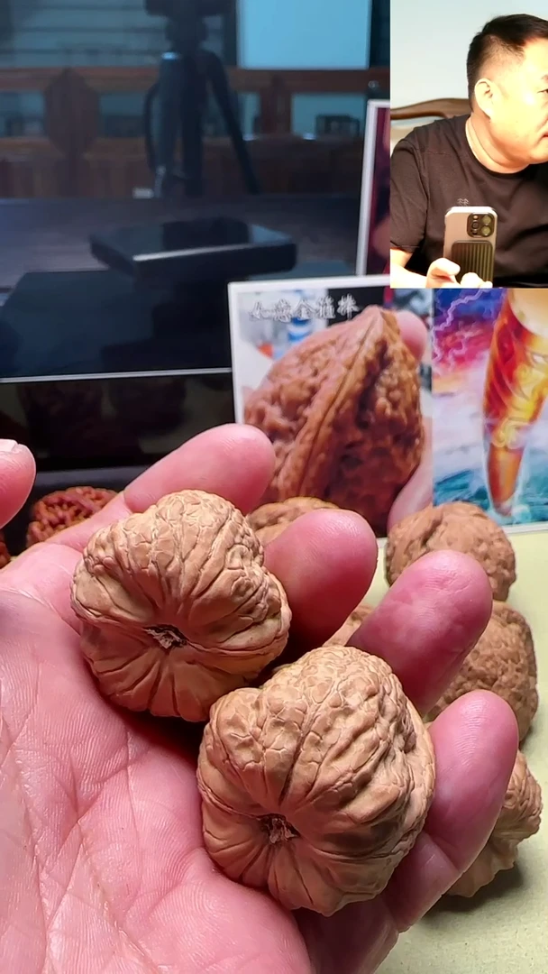 【闪购商品】文玩核桃吊坠悟空