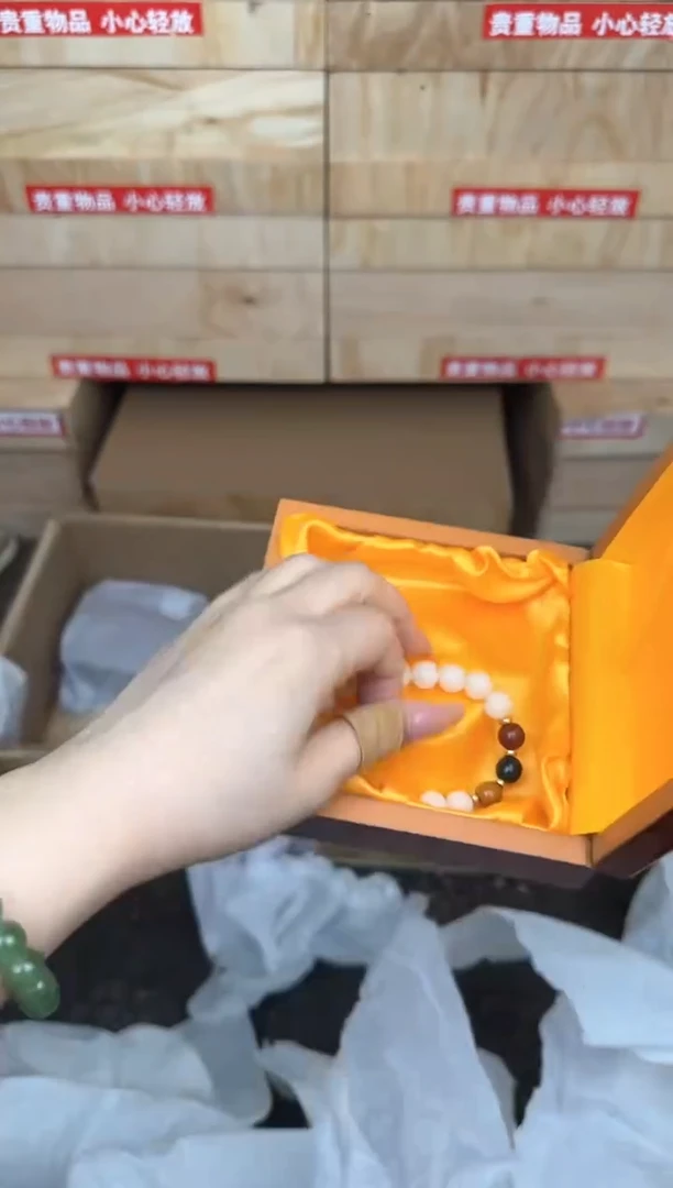 白玉菩提三色顶珠商品链接@@sp012