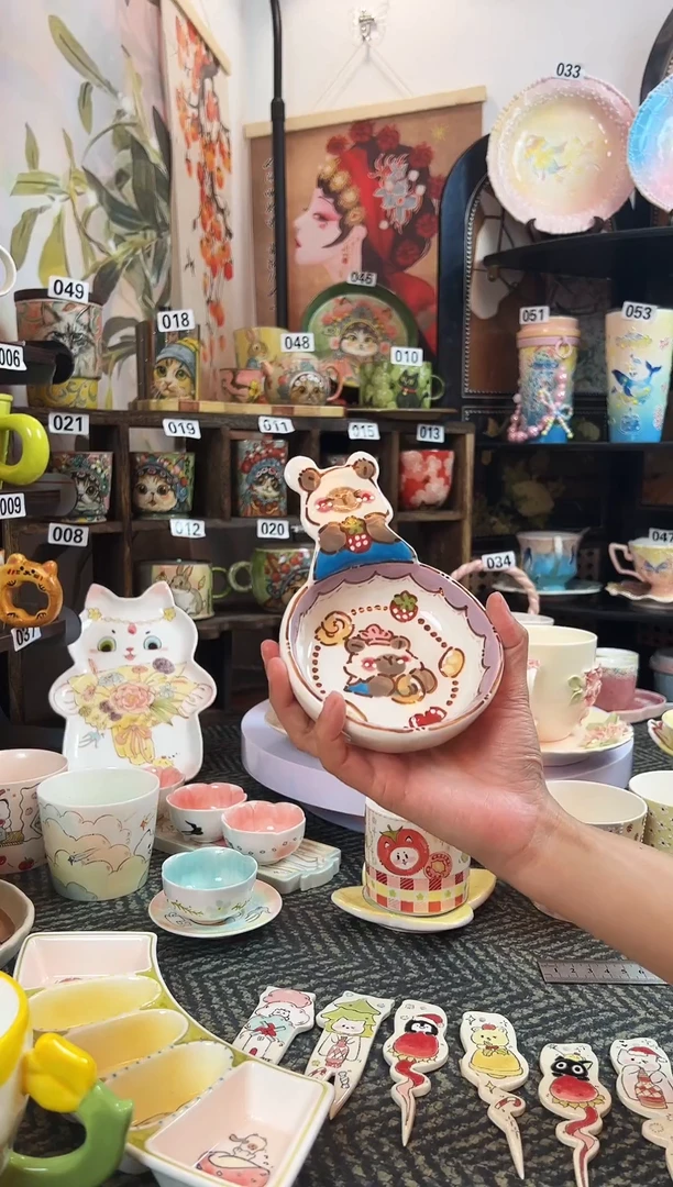 景德镇设计款手绘杯杯