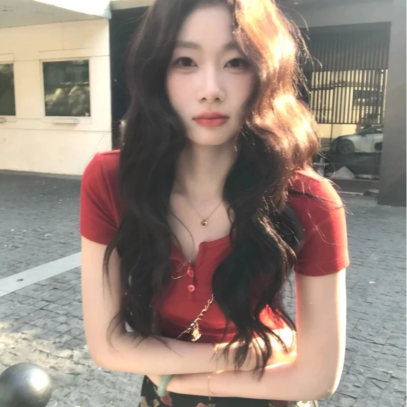 夏季新款韩系修身显瘦百搭上衣纯欲纽扣设计感半开领短袖t恤女