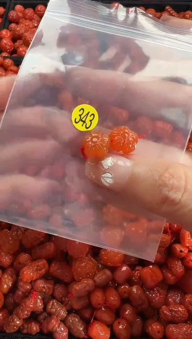 颈饰未镶嵌南红玛瑙1