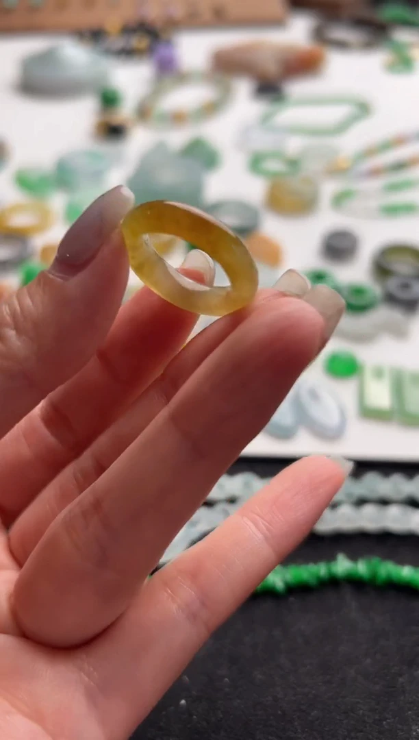 定制翡翠未镶嵌9#黄戒圈1980