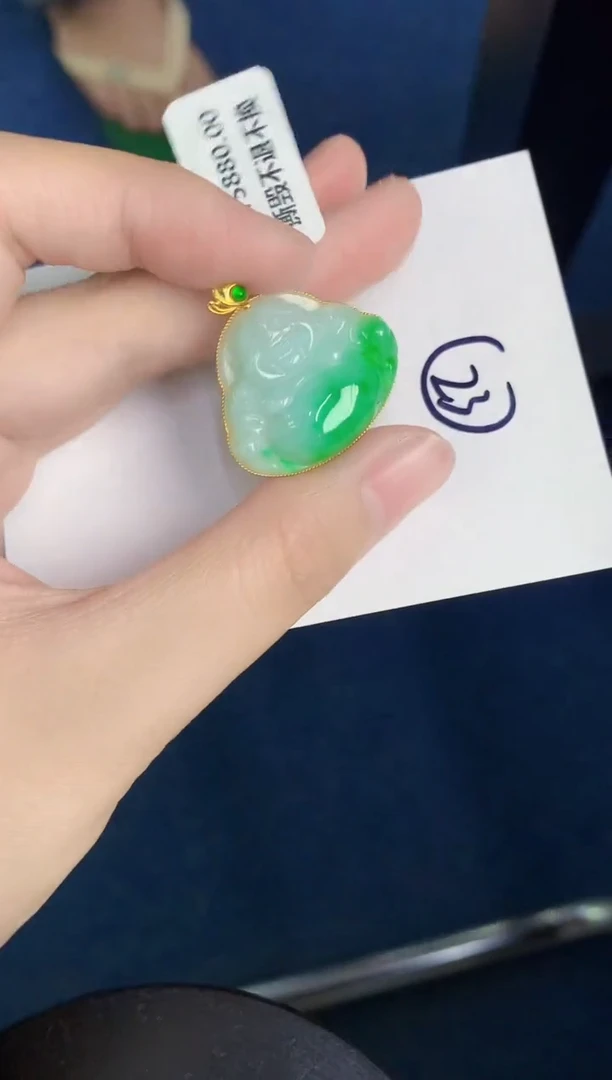 翡翠18K金镶嵌颈饰天然翡翠緬甸A貨