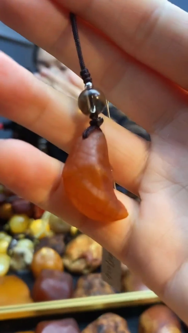 琥珀颈饰未镶嵌挂件