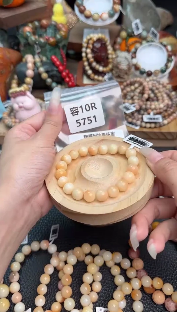 【闪购商品】石英质玉手链未镶嵌10R5751