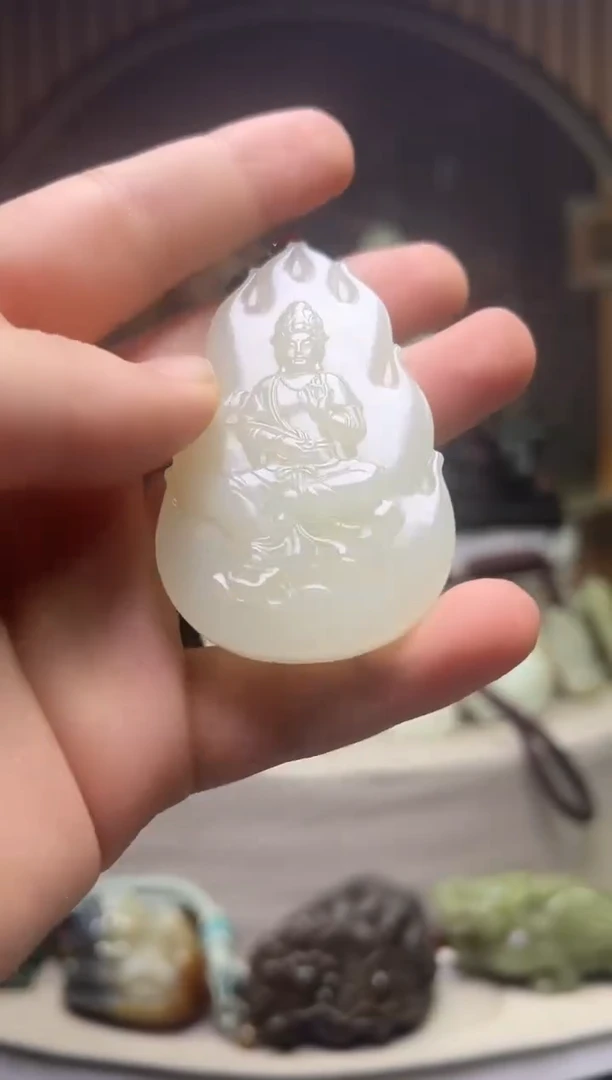 和田玉未镶嵌把件挂件