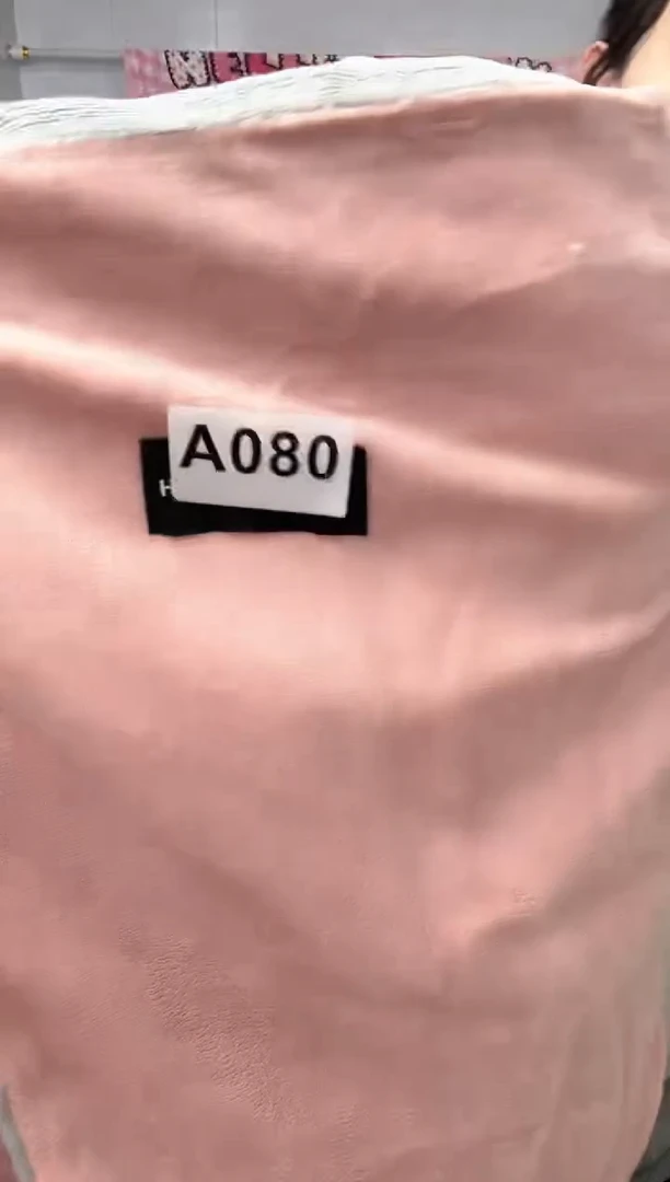 牛奶绒用****1080标准粉灰色默认微瑕