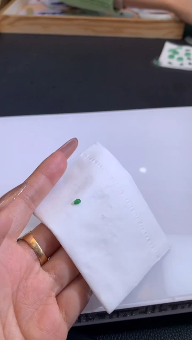 【闪购商品】定制翡翠未镶嵌翡翠