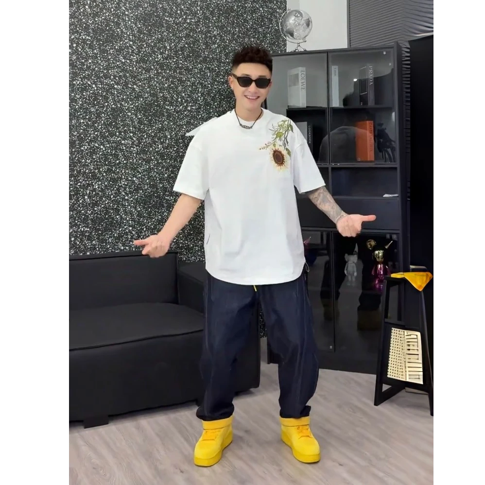 奇珀菲仑向日葵绣花休闲套装男宽松圆领短袖T恤弯刀牛仔裤两件套