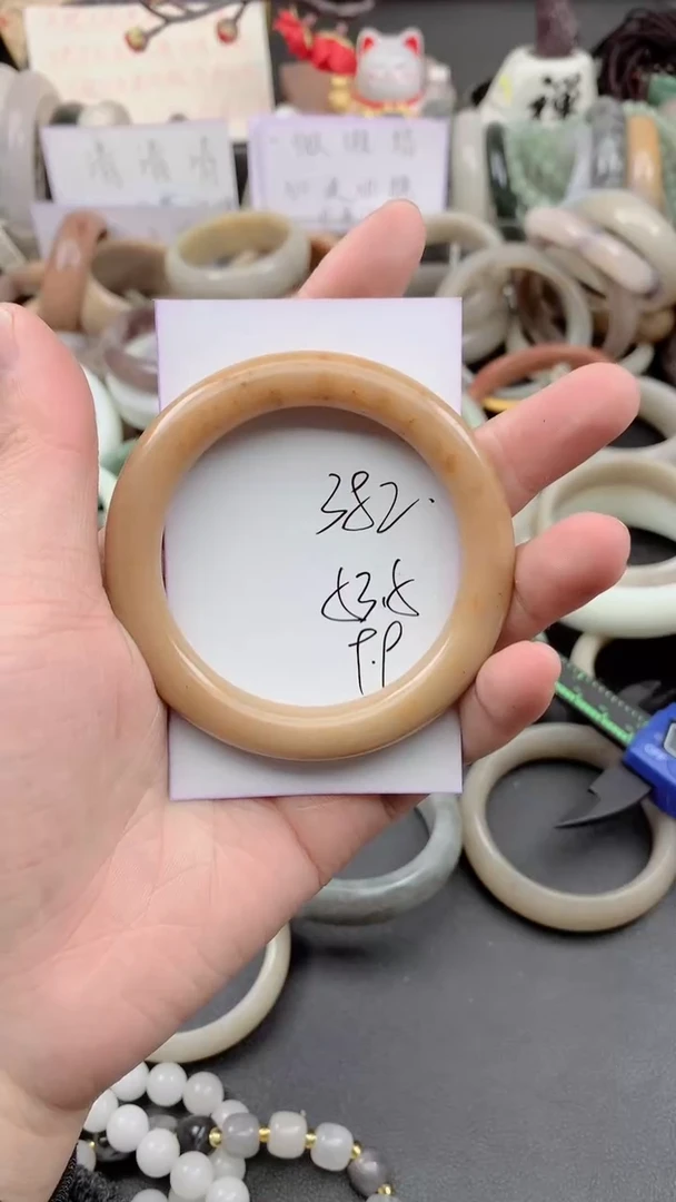 未镶嵌手镯石英质玉382