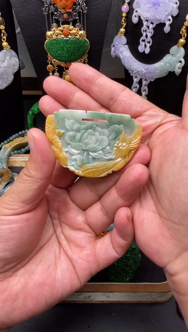 颈饰未镶嵌翡翠吊坠