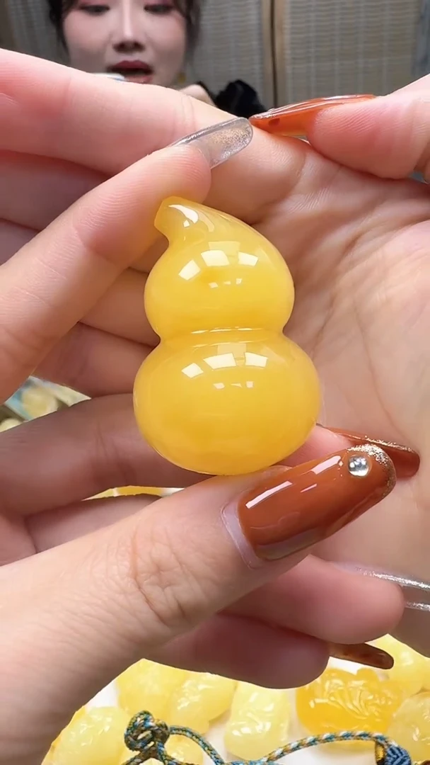 裸石琥珀未镶嵌如图