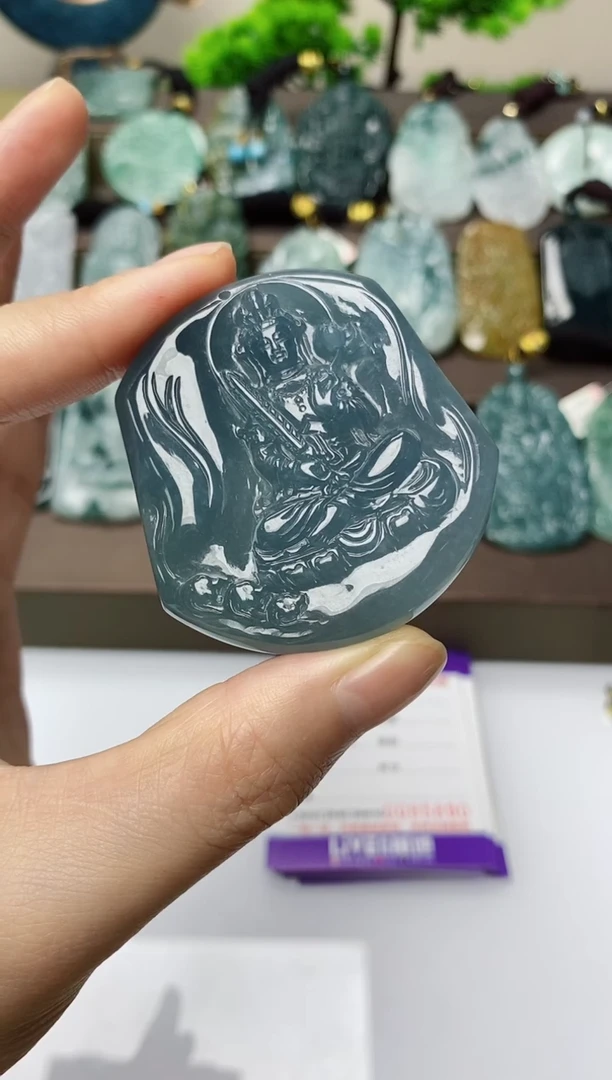翡翠未镶嵌颈饰
