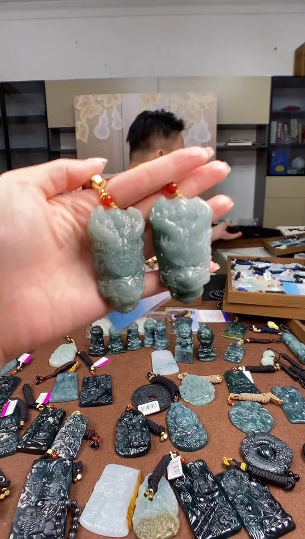 颈饰未镶嵌翡翠多样性发其一