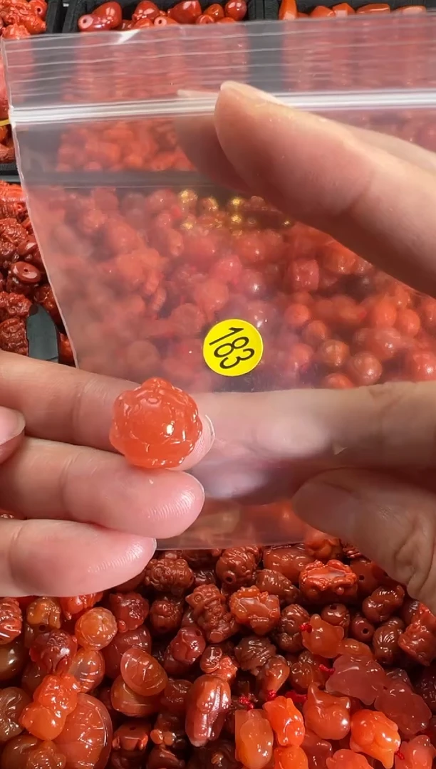 【闪购商品】南红玛瑙颈饰未镶嵌1