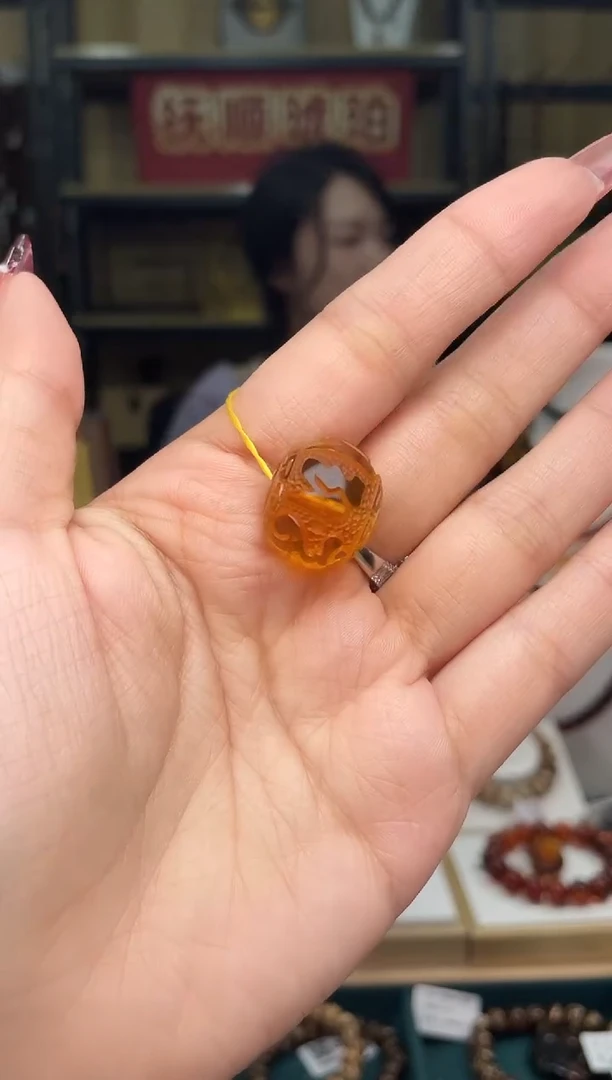 【闪购商品】琥珀裸石未镶嵌19+金珀珠子