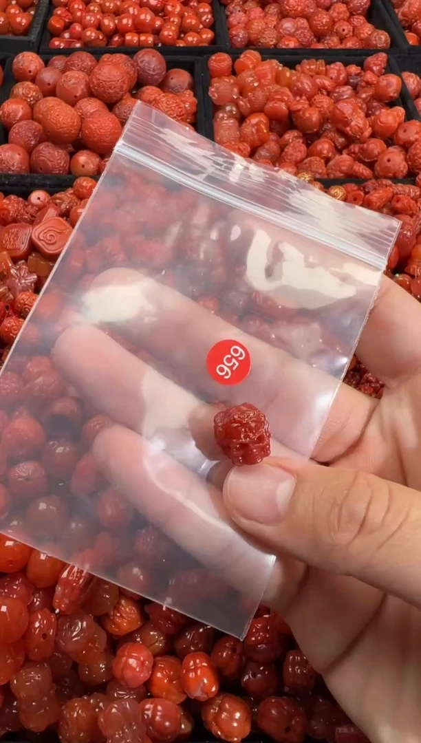南红玛瑙未镶嵌颈饰1