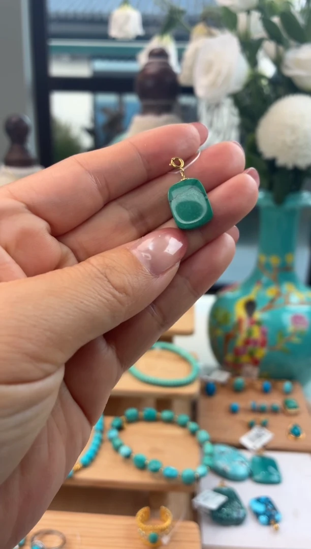 18K金镶嵌绿松石吊坠(不含链)1