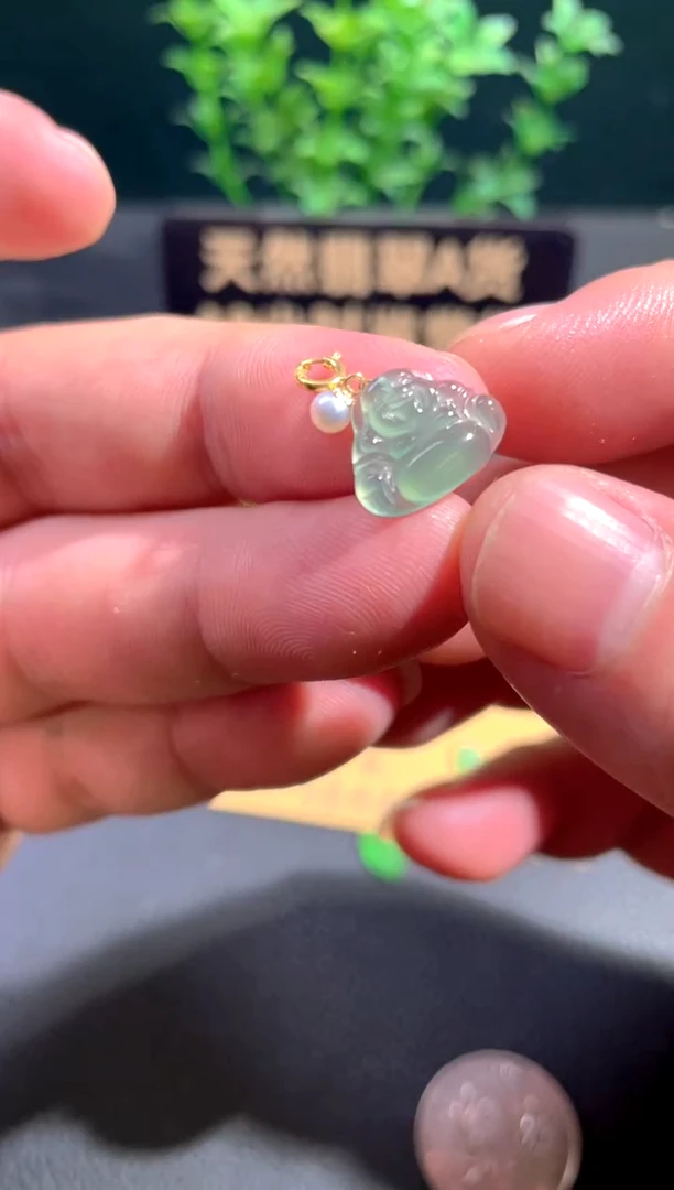 颈饰18K金镶嵌翡翠翡翠