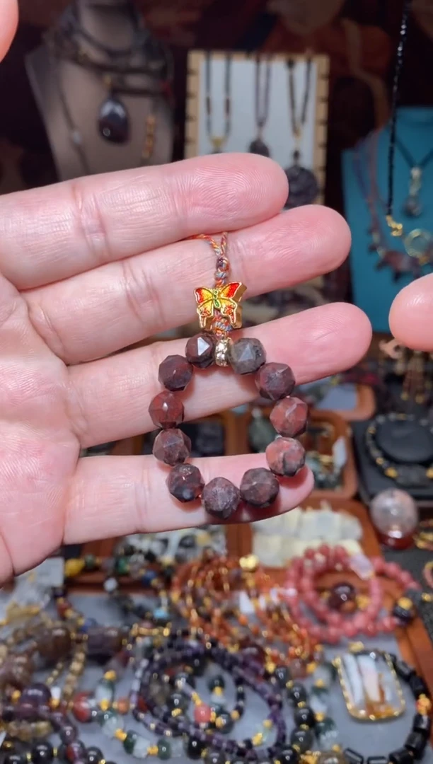 【闪购商品】水晶红伊丁手机挂件包挂未镶嵌多样性发其一