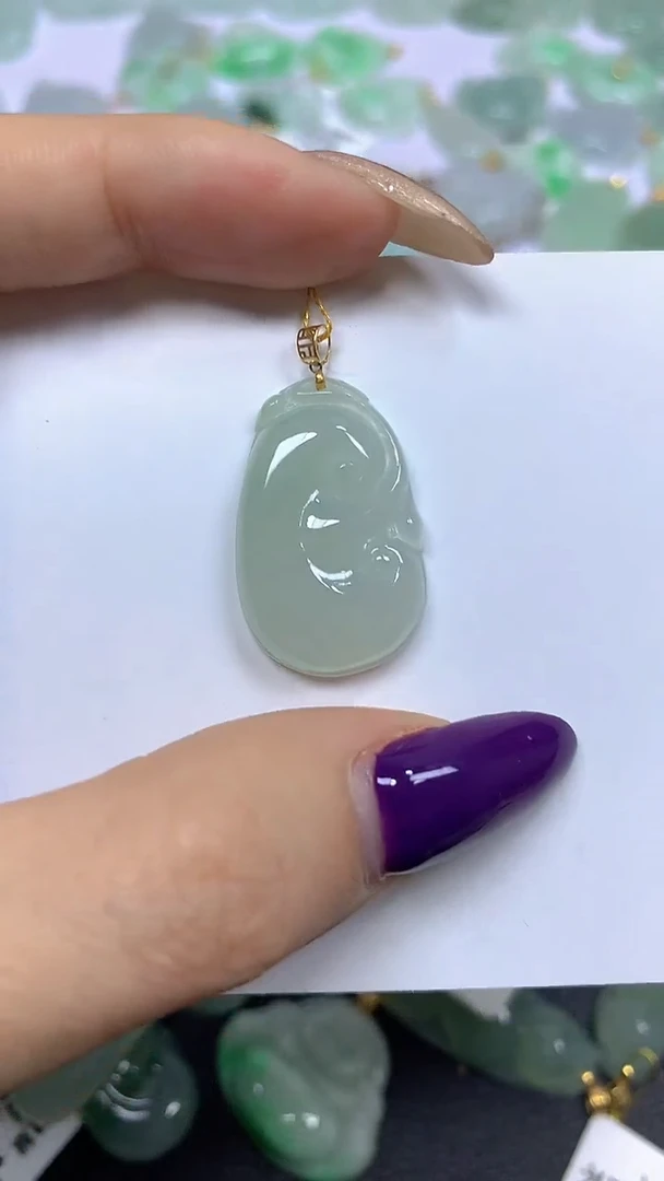 颈饰18K金镶嵌翡翠