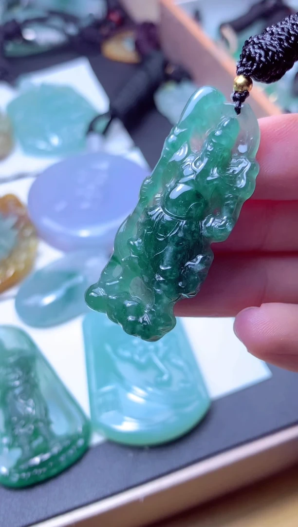 颈饰未镶嵌翡翠天然A货翡翠