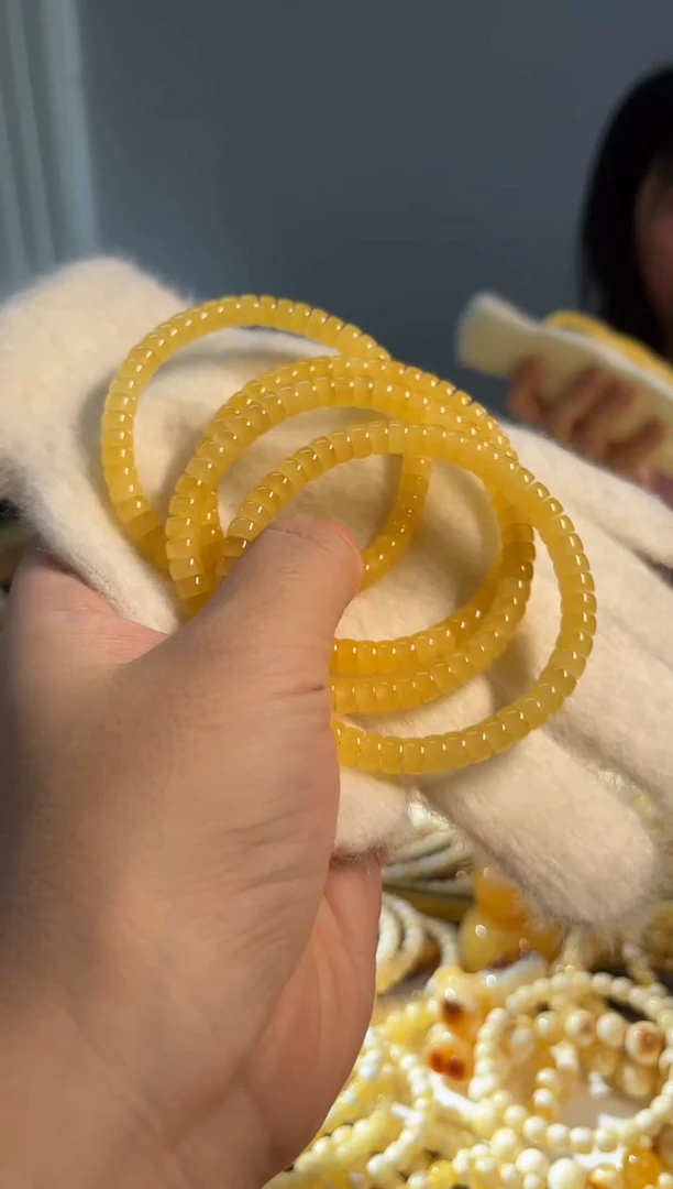 未镶嵌琥珀裸石蜡鸡手串多样性发其一