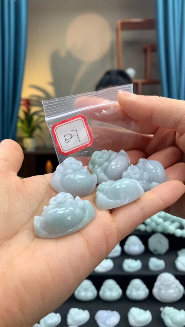 翡翠未镶嵌颈饰佛公 527多样性发一件