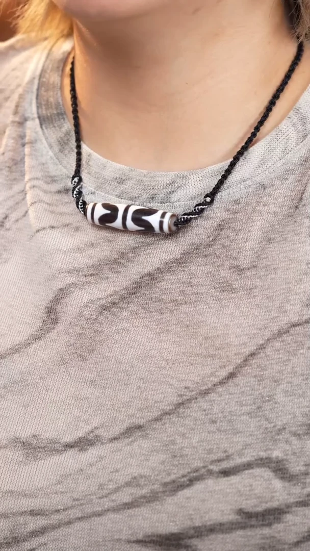 未镶嵌颈饰玛瑙/玉髓双牙牙锁骨链