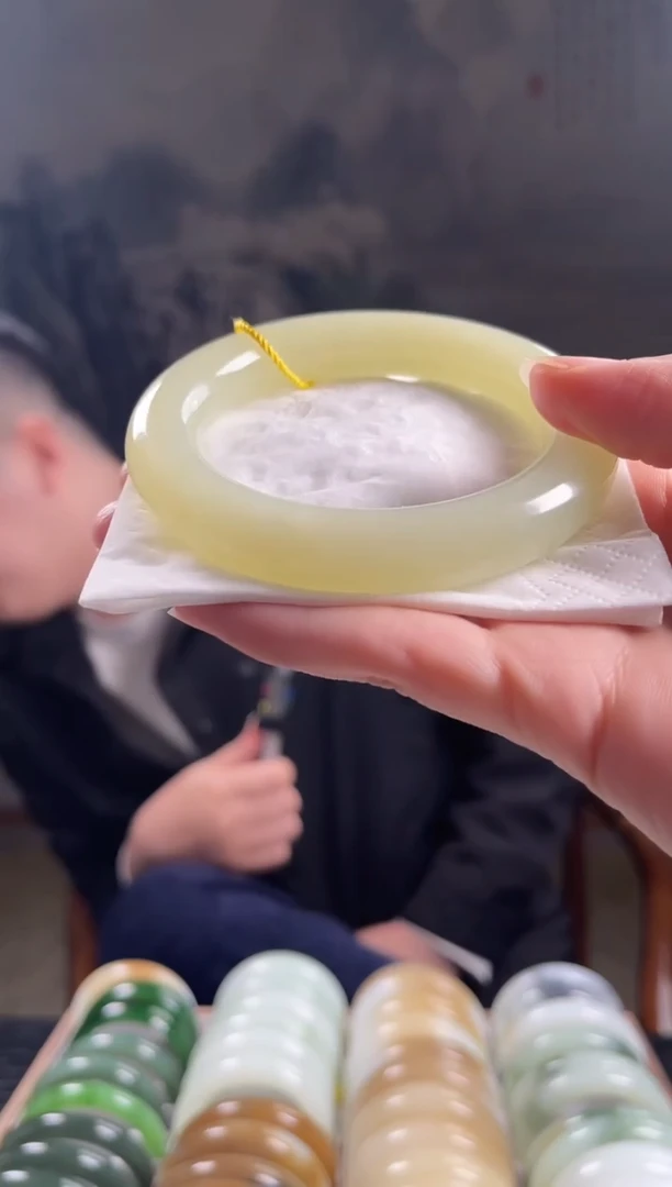 未镶嵌手镯和田玉59+圈口仅一只