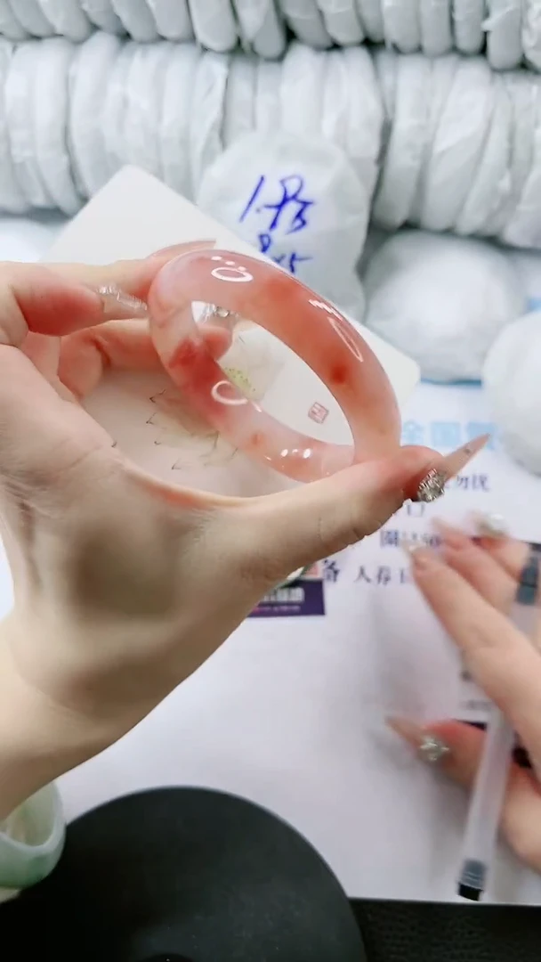 【闪购商品】石英质玉手镯未镶嵌多样性发货L144