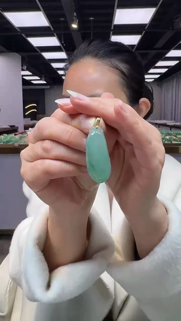 【闪购商品】石英质玉吊坠(不含链)18K金镶嵌福瓜