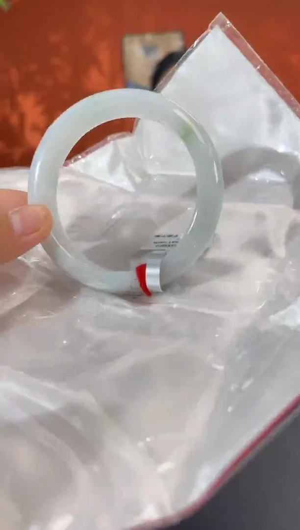 未镶嵌手镯翡翠4        圈口56