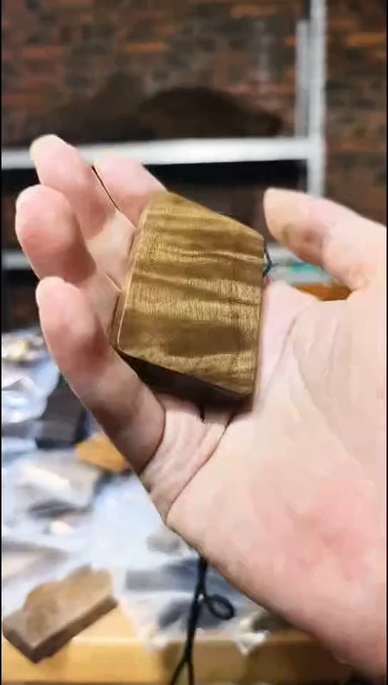 金丝楠无事牌脖挂