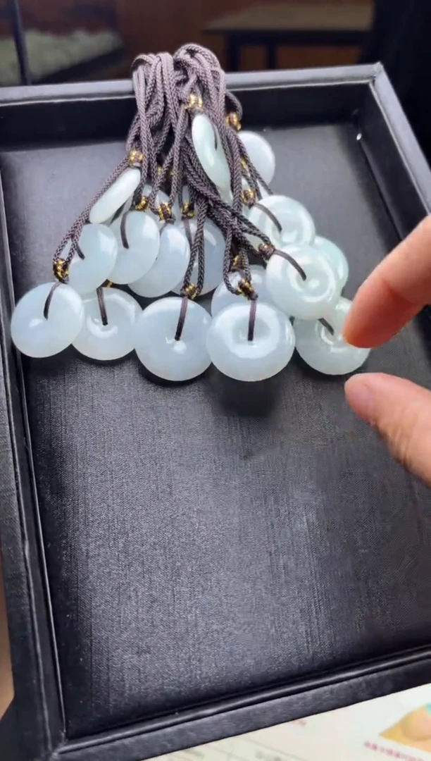 未镶嵌挂件翡翠多样性发一件R703082