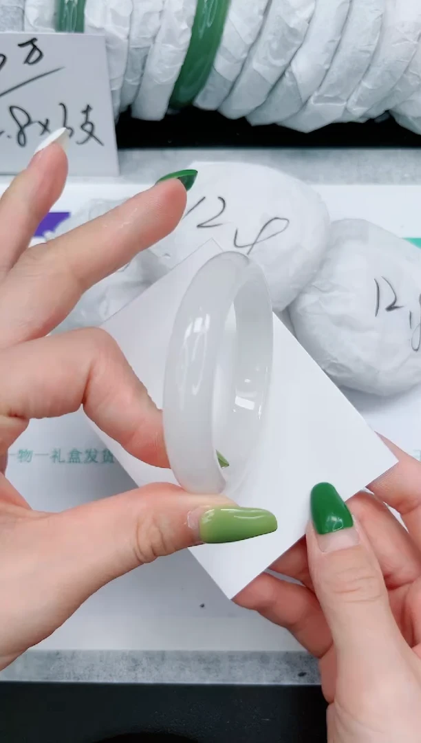 石英质玉手镯未镶嵌647/51