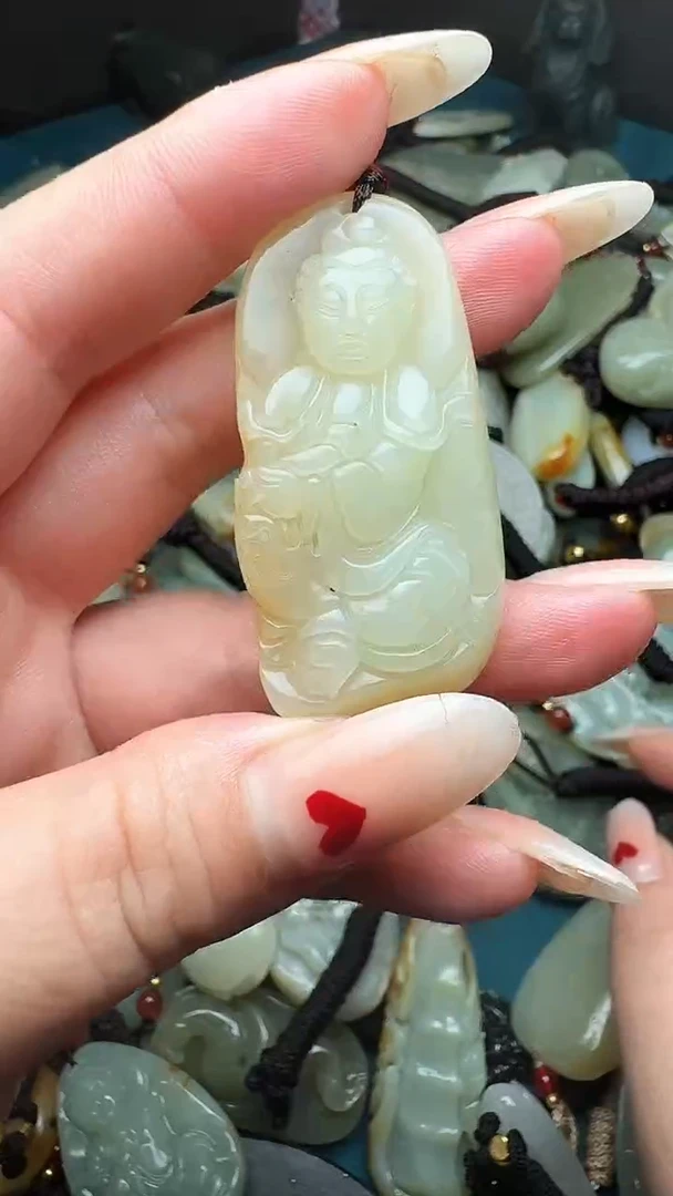 和田玉未镶嵌颈饰1