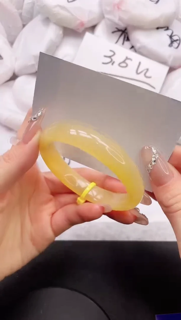 【闪购商品】石英质玉手镯未镶嵌25K192-54