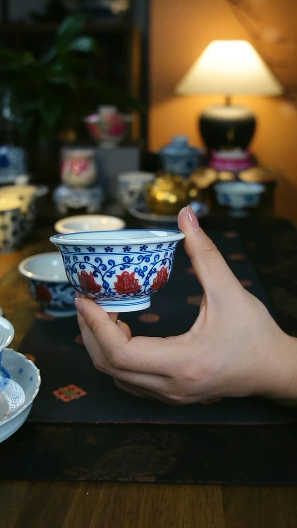 釉里红压手杯 一束莲