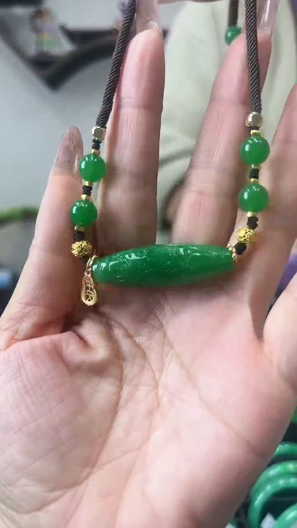 【闪购商品】翡翠颈饰未镶嵌a8 吊坠