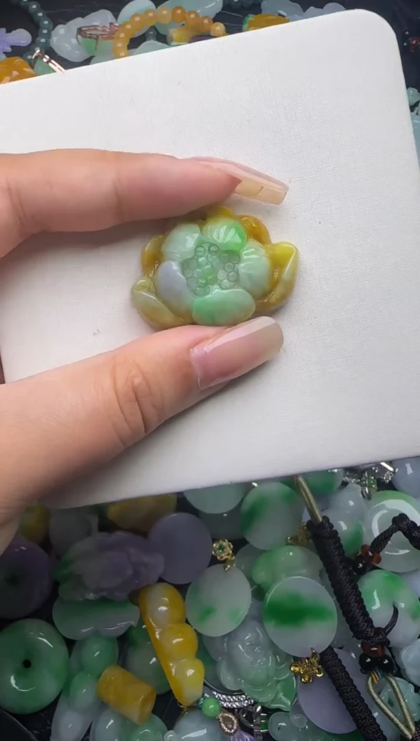 翡翠未镶嵌颈饰天然缅甸翡翠吊坠
