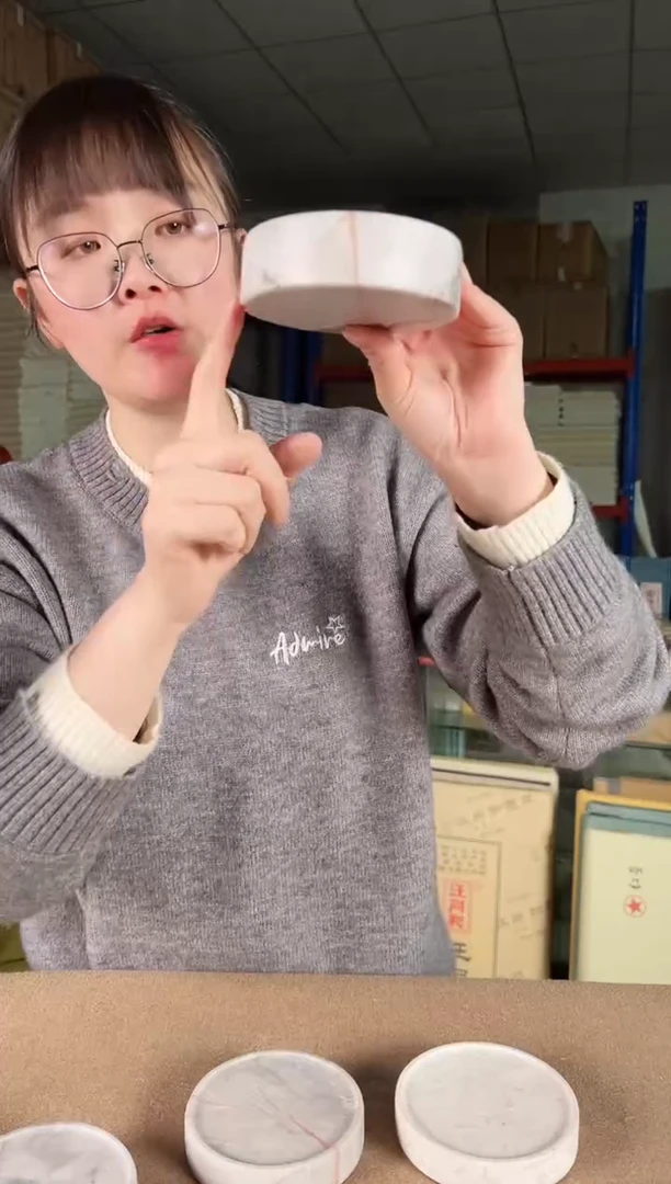 【闪购商品】随机发货大号微瑕白端1方