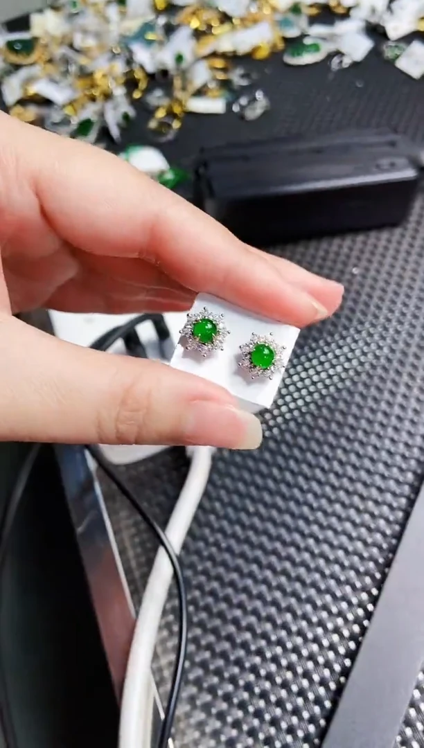 【闪购商品】翡翠耳饰未镶嵌111111111